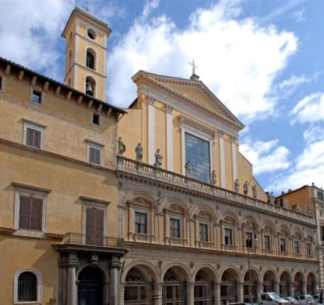 Храм 12 апостолов Рим